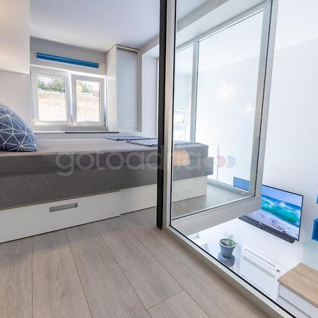 Modern Duplex Studio Tommy Makarska Luaran gambar