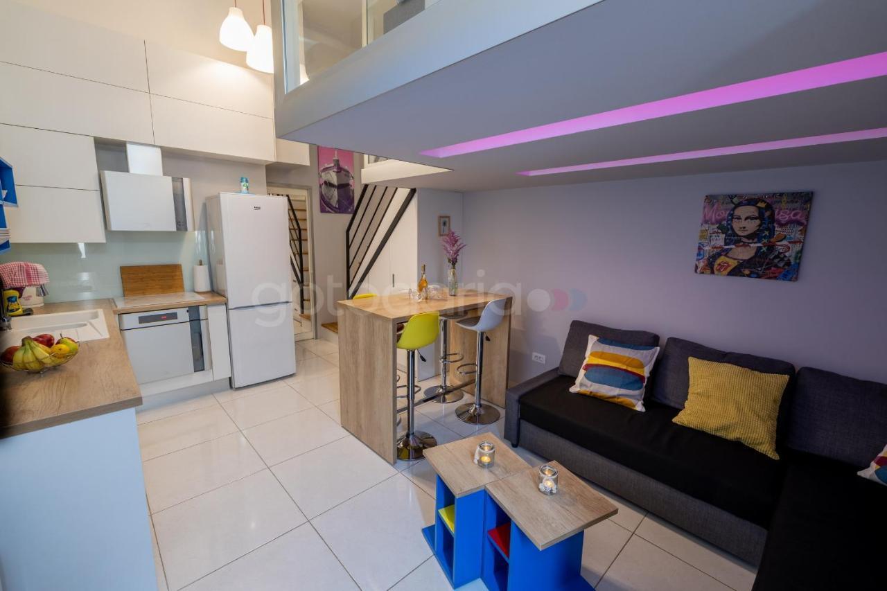 Modern Duplex Studio Tommy Makarska Luaran gambar