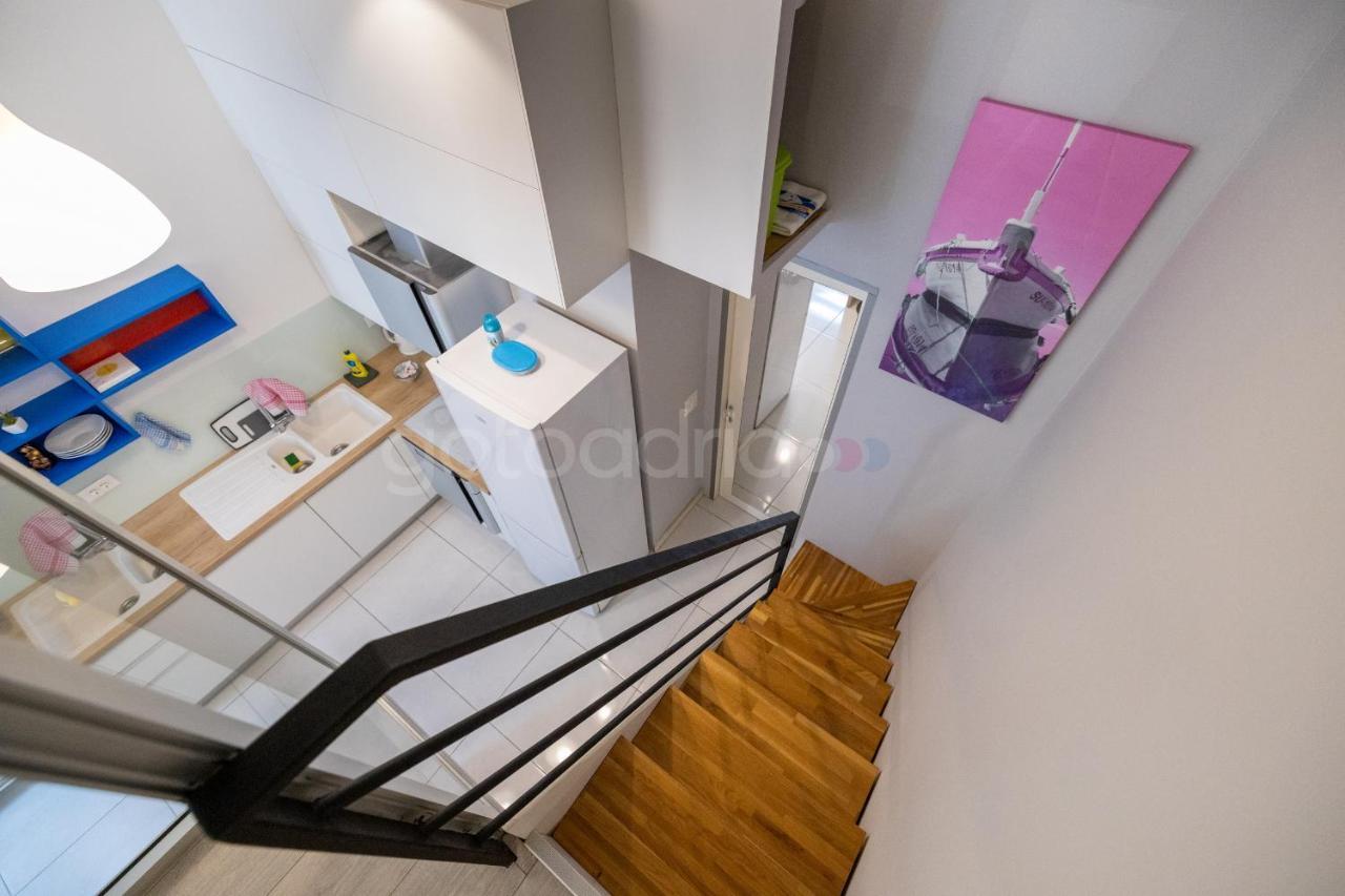 Modern Duplex Studio Tommy Makarska Luaran gambar
