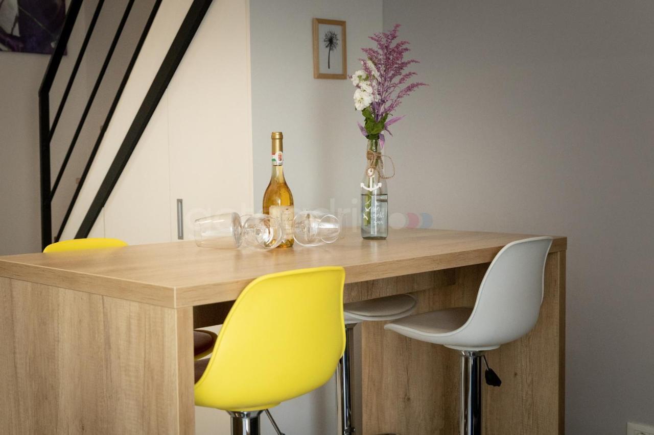 Modern Duplex Studio Tommy Makarska Luaran gambar
