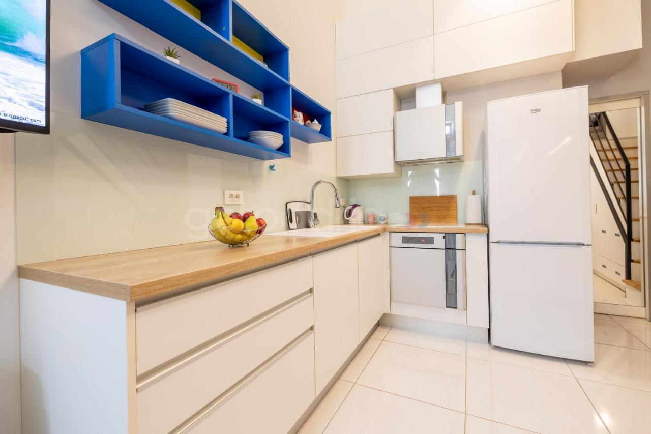 Modern Duplex Studio Tommy Makarska Luaran gambar