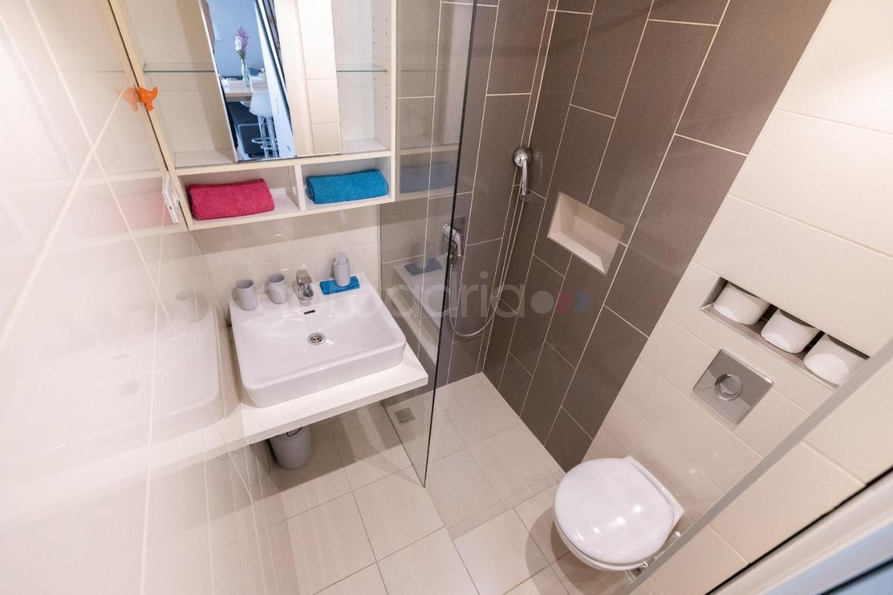 Modern Duplex Studio Tommy Makarska Luaran gambar